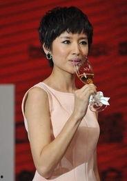 娱乐圈爆料标题,揭秘明星背后的惊人真相! 第2张 娱乐圈爆料标题,揭秘明星背后的惊人真相! 第2张